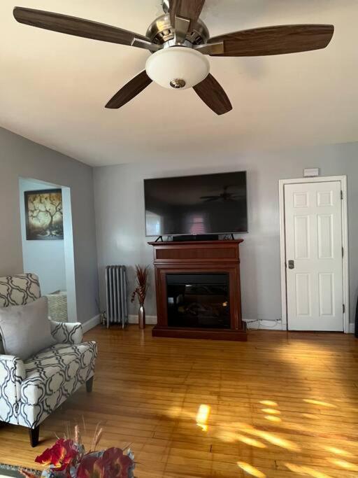 Three Bed One Bath Apt 25 Mins To Nyc Belleville Buitenkant foto